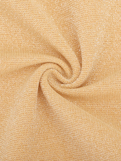 Body moldeador todo en uno con cuello drapeado brillante, sujetador incorporado y tanga con cierre a presión en la entrepierna.