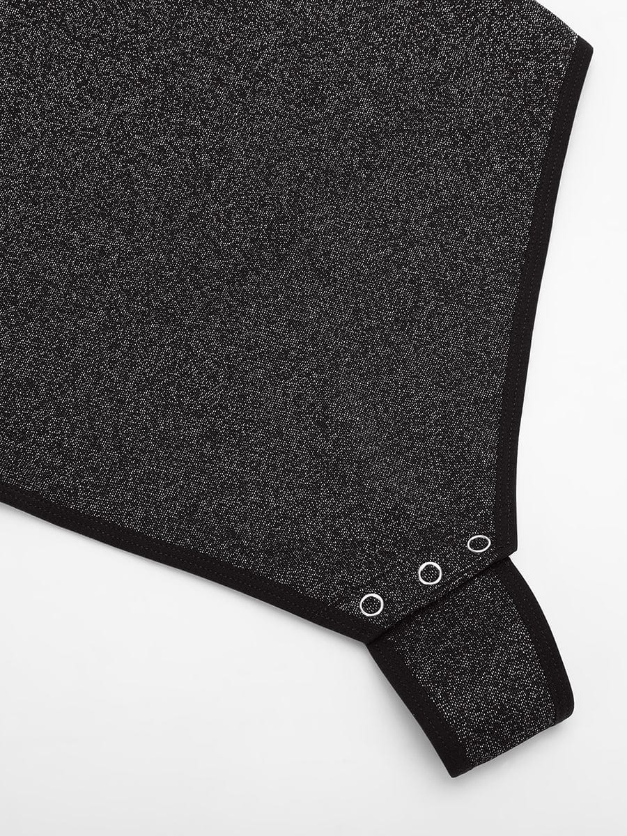 Body moldeador todo en uno con cuello drapeado brillante, sujetador incorporado y tanga con cierre a presión en la entrepierna.