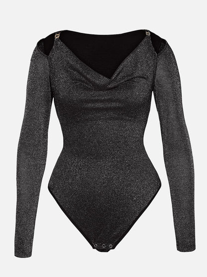Body moldeador todo en uno con cuello drapeado brillante, sujetador incorporado y tanga con cierre a presión en la entrepierna.