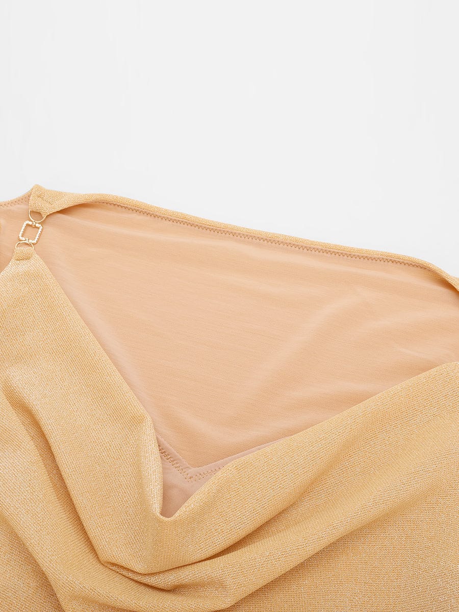 Body moldeador todo en uno con cuello drapeado brillante, sujetador incorporado y tanga con cierre a presión en la entrepierna.