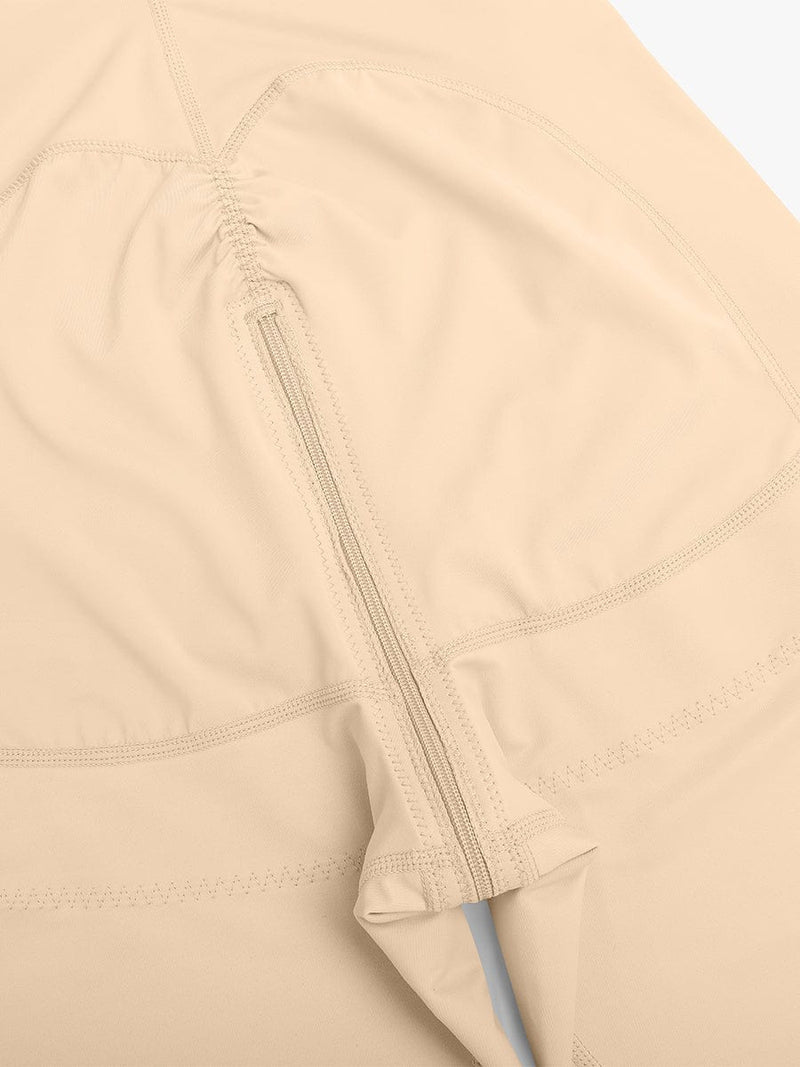 Faja postoperatoria con cierre lateral que cubre el pecho