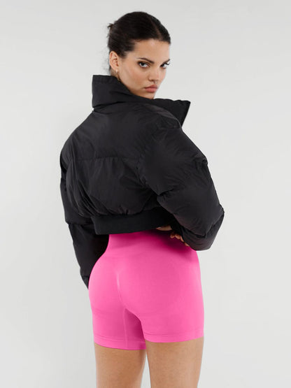 Mono sin costuras que moldea la cintura y el abdomen, levanta los glúteos y da soporte al busto.