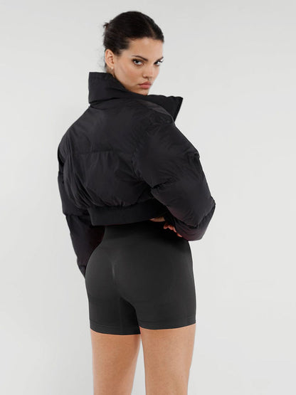 Mono sin costuras que moldea la cintura y el abdomen, levanta los glúteos y da soporte al busto.