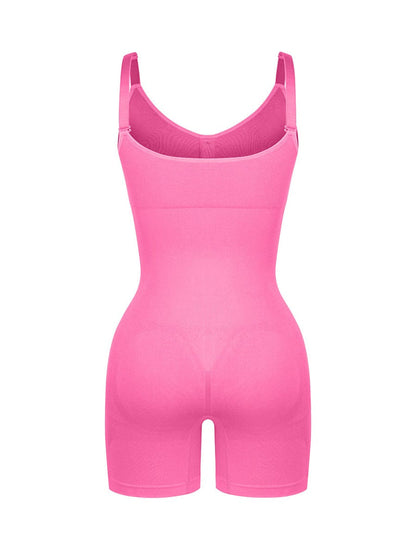 Mono sin costuras que moldea la cintura y el abdomen, levanta los glúteos y da soporte al busto.